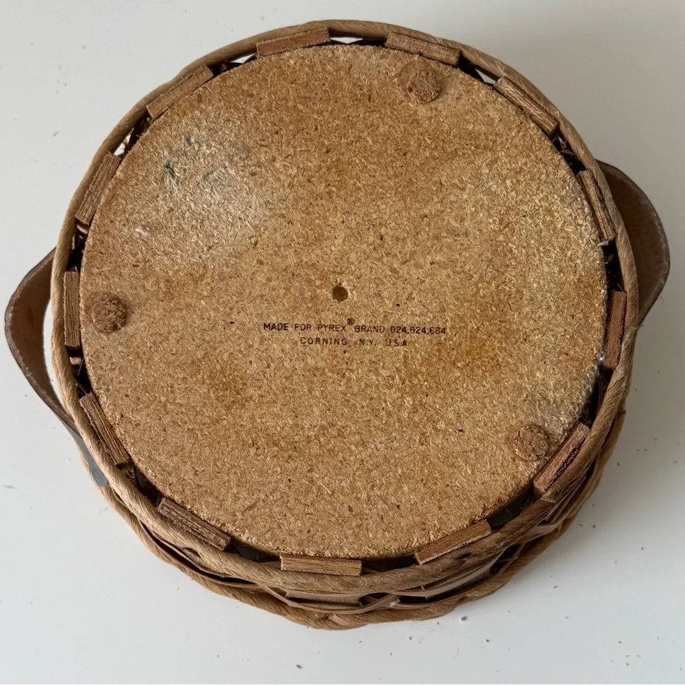Vintage 70’s Pyrex Woven Basket Casserole Dish Holder with Leather Handles Rare!